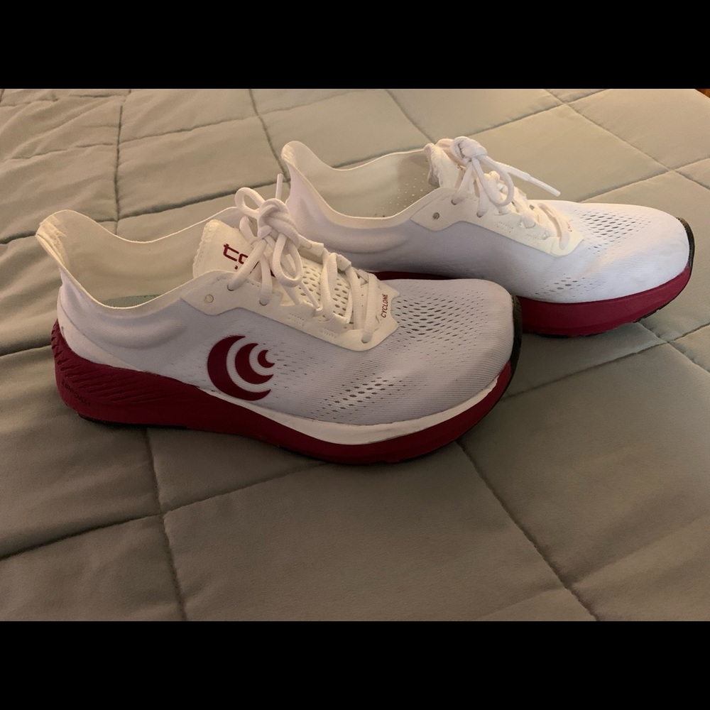 Topo Cyclone Running Shoes women’s size 8